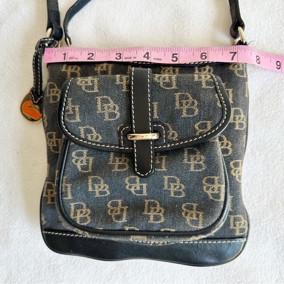 Dooney and Bourke Y2K Black Signature Logo Canvas Leather Crossbody Purse - Picture 13 of 16